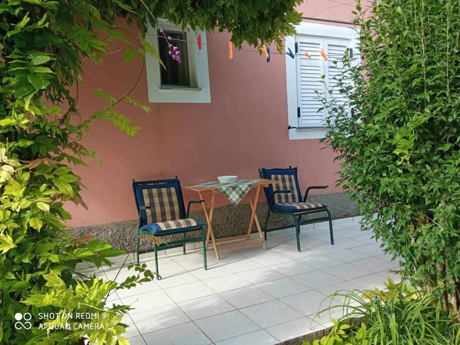 Errika Apartment Ipsos Exterior photo